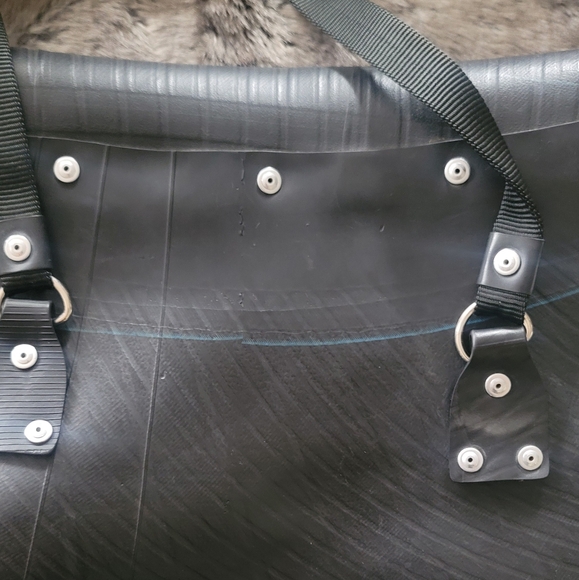 Vintage rycled tire tube- messenger bag - Picture 10 of 10